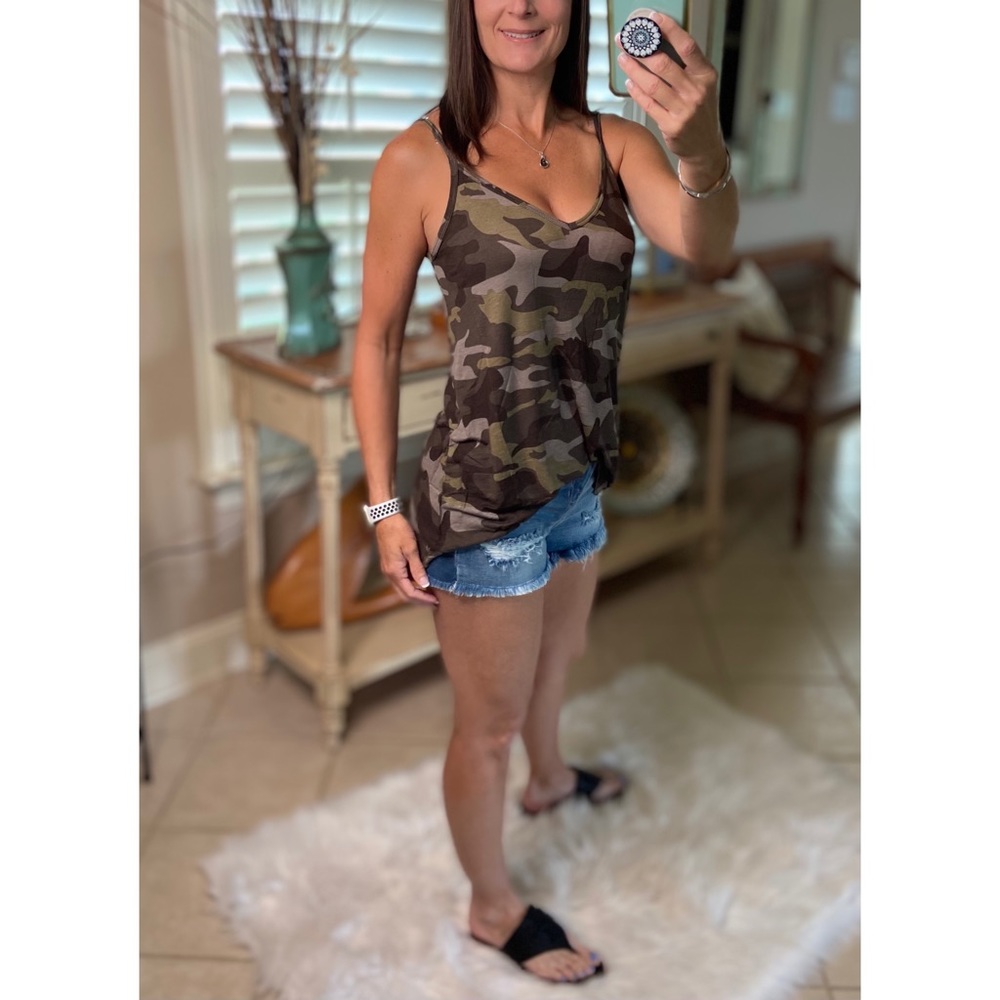 Reversible Camouflage Scoop V-Neck Tank Green 2321 - Picture 5 of 15